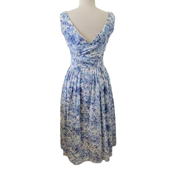 Vintage Floral Lace V Back Tank Darted Traditional Dress Made In USA 100% Cotton - Picture 2 of 11
